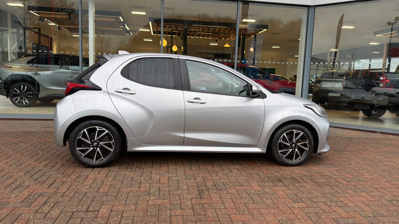 Toyota Yaris 1.5 Hybrid Design 5dr CVT Hybrid Hatchback